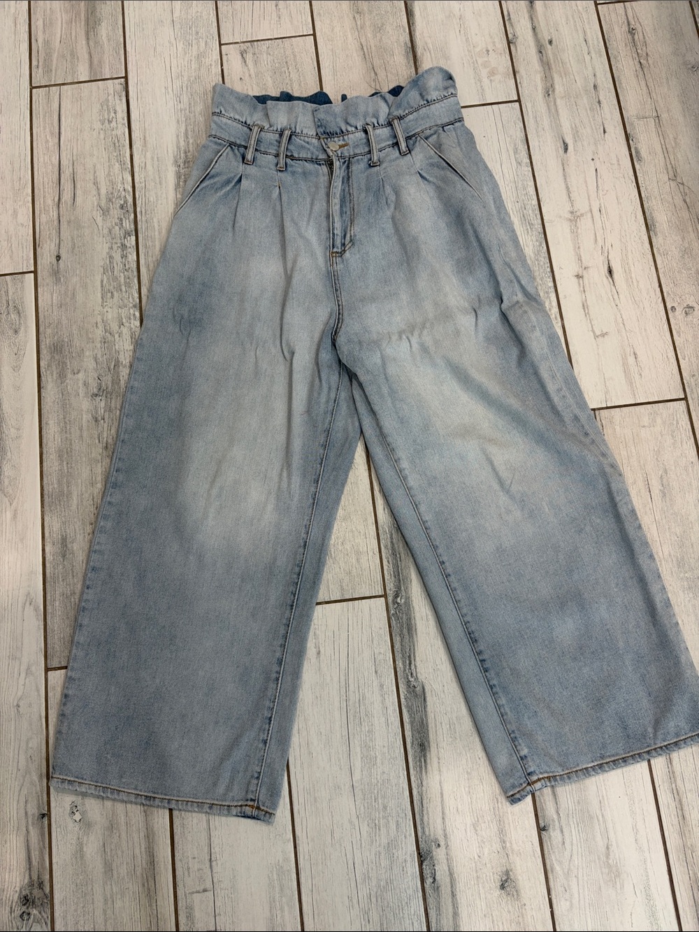 Blank NYC Light Wash Relaxed Fit woman Jeans